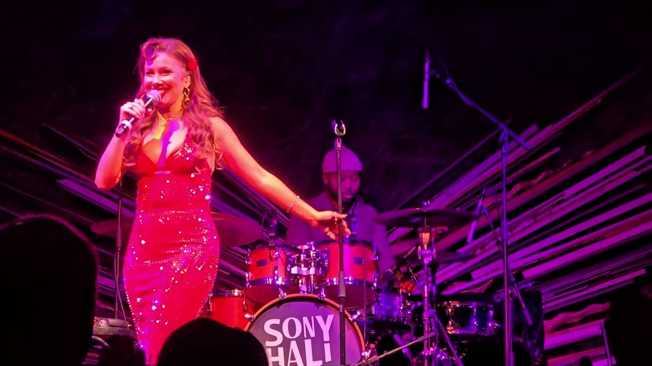 HALEY REINHART "Gee, Baby, Ain't I Good To You" Sony Hall, NYC  02.13.25