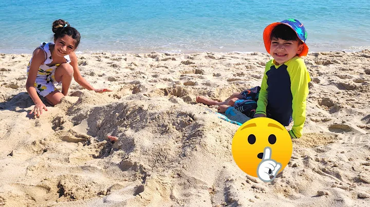 हीदी और ज़िदान एक दूसरे की सहायता के लिए आगे आते हैं। समुद्र तट पर खेल | Hindi moral stories