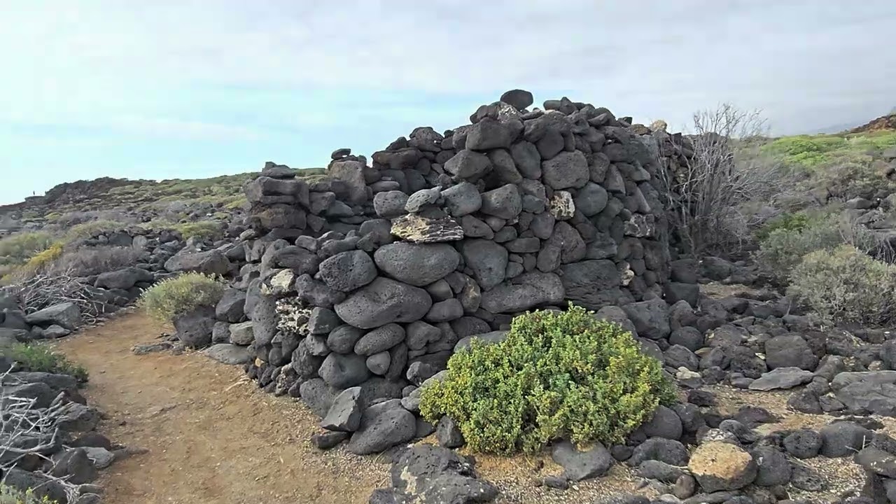 Walking the Wild Coast of Tenerife 🌋🌊 | Lighthouse → El Caballo Coves (Hidden Coastal Path)