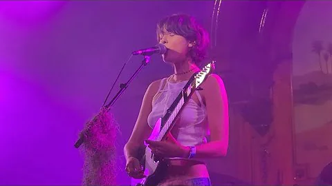 Miya Folick performing Hate Me - Los Angeles - May 21, 2025