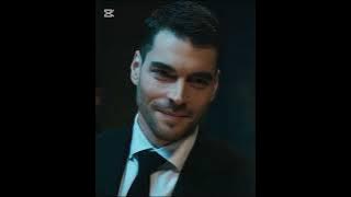 “Akın Akınözü de luto nuevamente: otra pérdida que rompe su corazón”