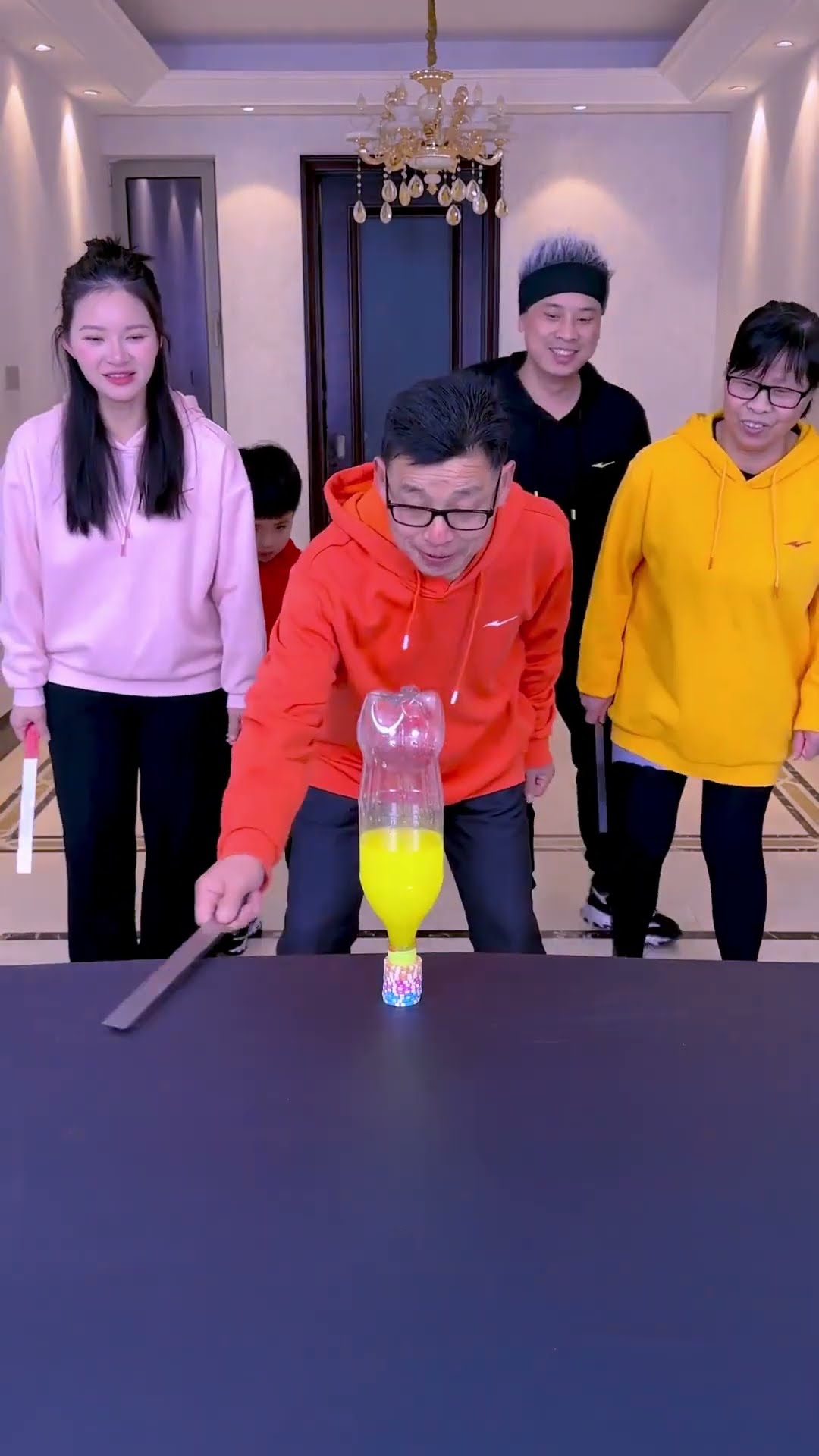 Family Game! Sweeping Blocks Challenge!#Funnyfamily#Partygames#Shorts#Challenge