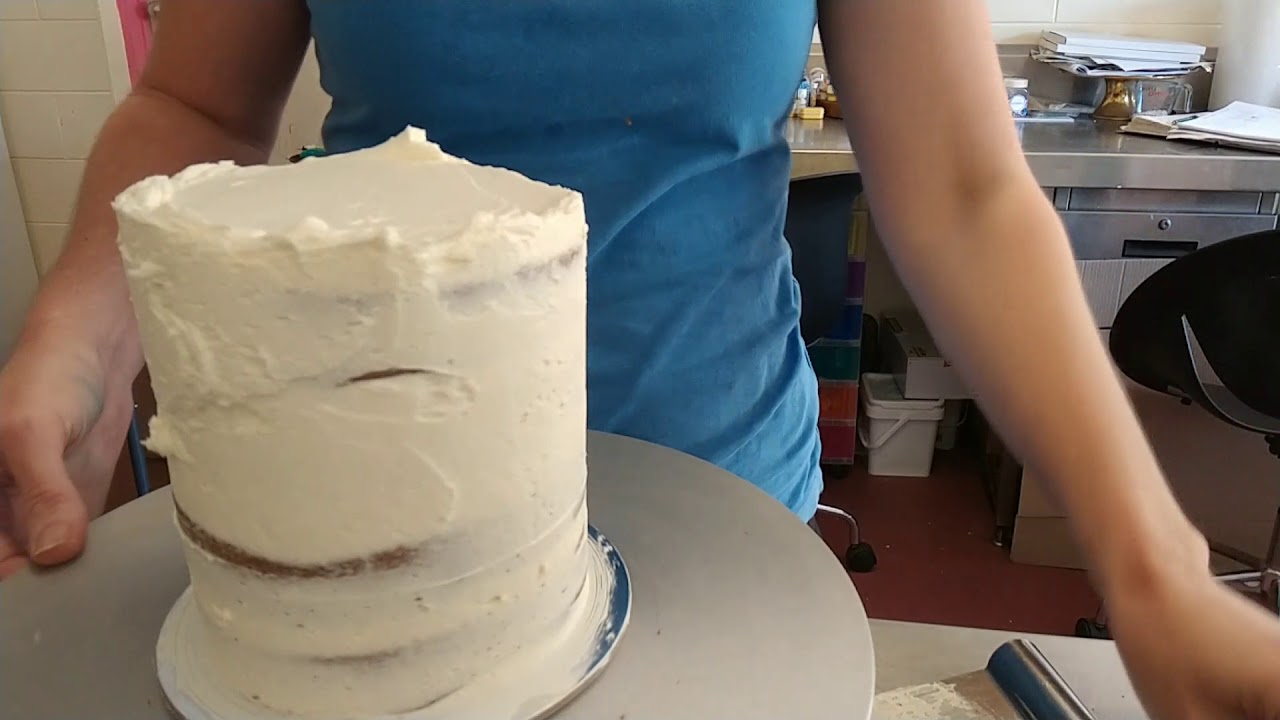Smooth crumb coat for a perfect finish YouTube