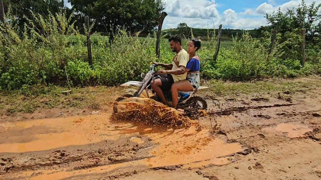 FIZ MINHA PRIMEIRA TRILHA NA MINI MOTO E ME ARREPENDI 😢