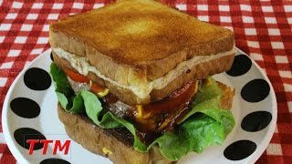 In this video, i make a hamburger using 2 grilled cheese sandwiches
for buns kind of like 5 guys burgers does on their double burger.
cooked...