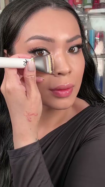 THE PERFECT BRUSH TO PAINT ON YOUR FOUNDATION!!!