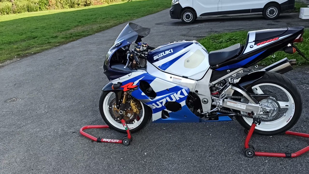 GSX-R1000 k1 6/20まで SUZUKI GSXR 1000 K1 - 20 year old - YouTube