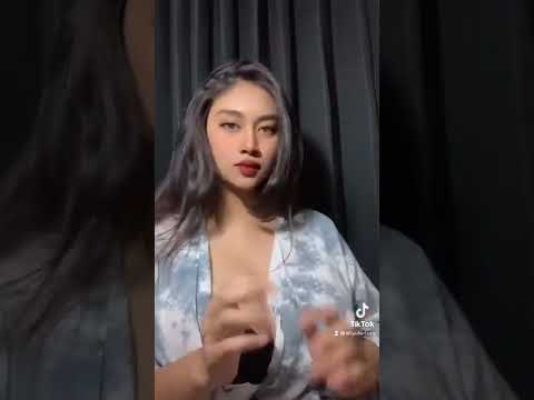 Bebas merdeka - Pt Sri Ayu Tarisa cewek Bali