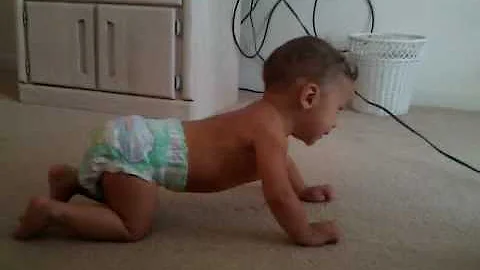 Baby boy dancing to Pop Music for the first time.(7months old)