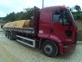 Carregando o Ford cargo 2428 truck com big bags