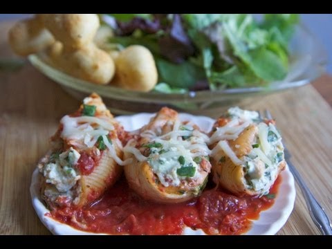 Cheesy Chicken & Spinach Stuffed Shells Recipe