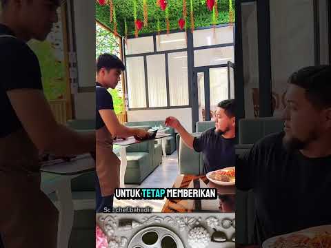 PELANGGAN INI TIDAK MEMARAHI PELAYAN ITU