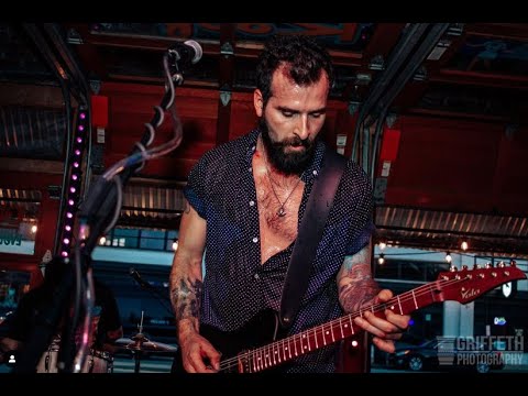 Guitar Dusty Bo Rides Into Chicago