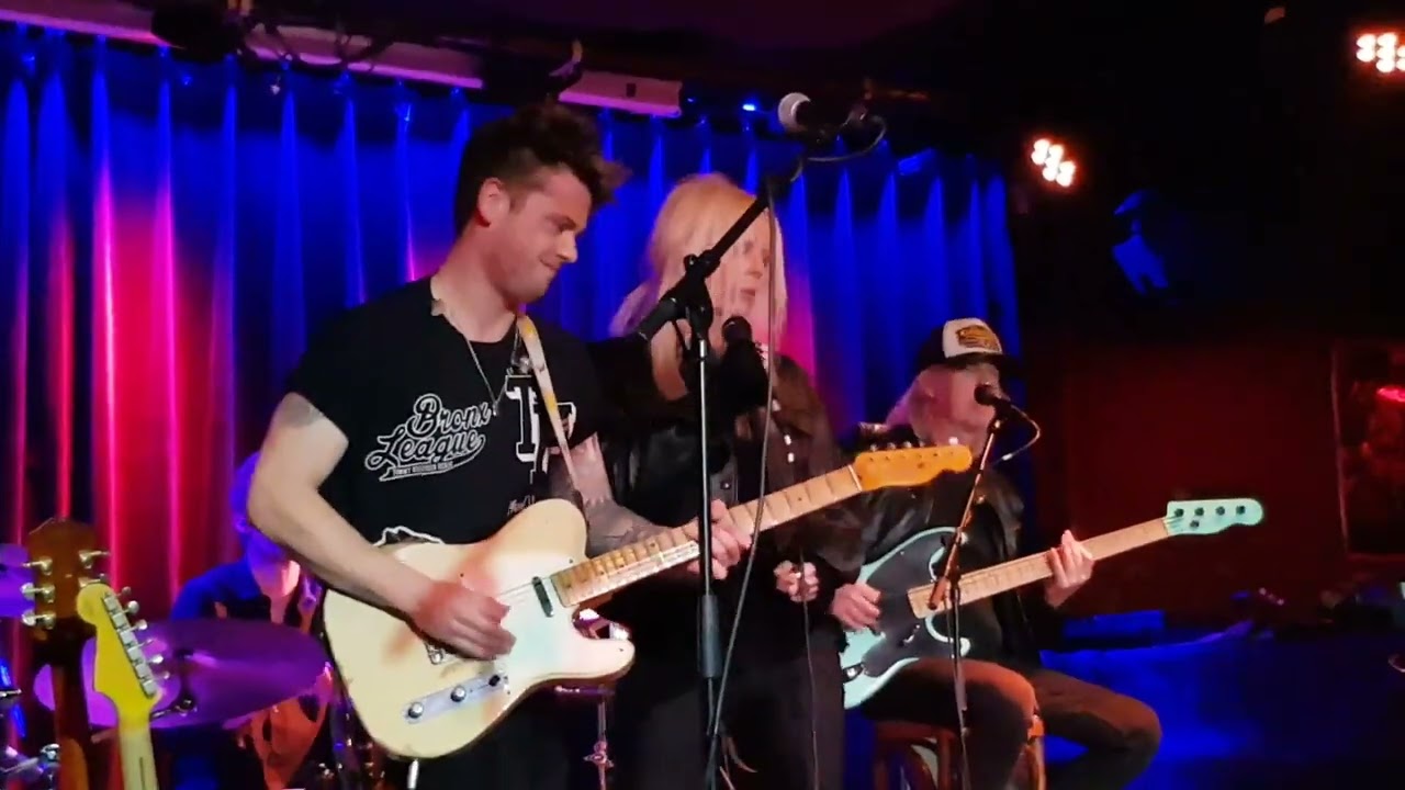 A.J. Plug @ Wilhelmina Café Eindhoven 2 april 2022 #1