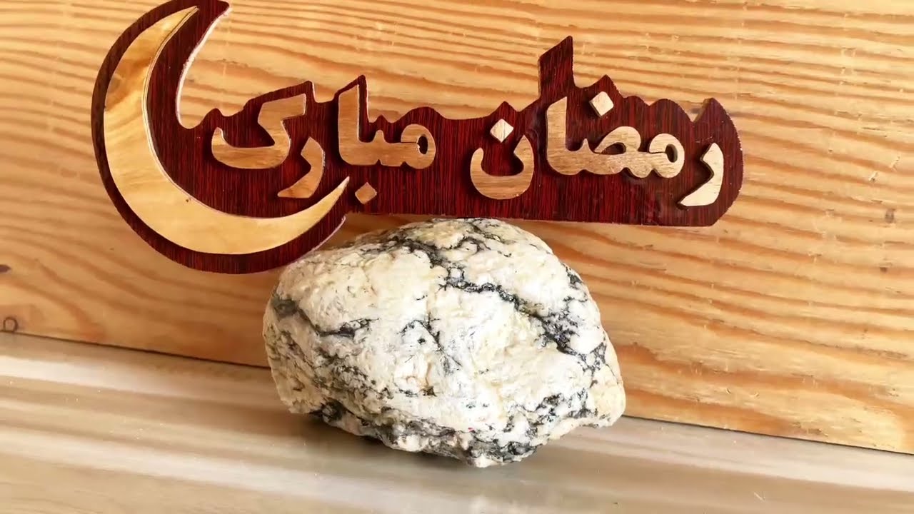 استند دکوراتیو چوب و سنگ – جلوه‌ای طبیعی در خانه