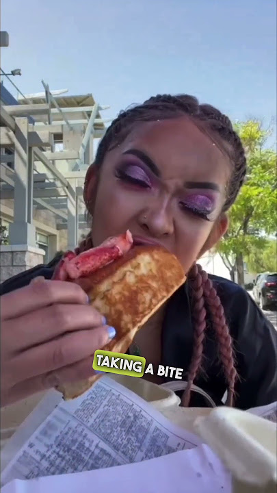 Food Blogger Doesn't Even Taste Food 😳