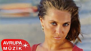 Hülya Avşar - Kaşın Gözün Şöyle Dursun Resimi