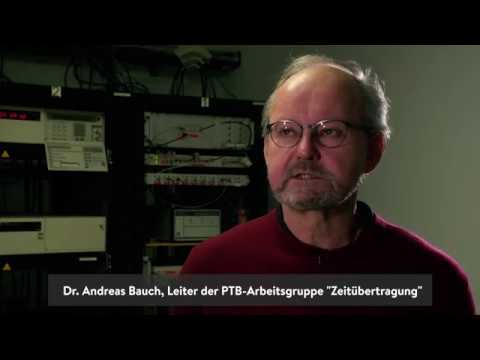 Rundgang durch das Zeitlabor der PTB