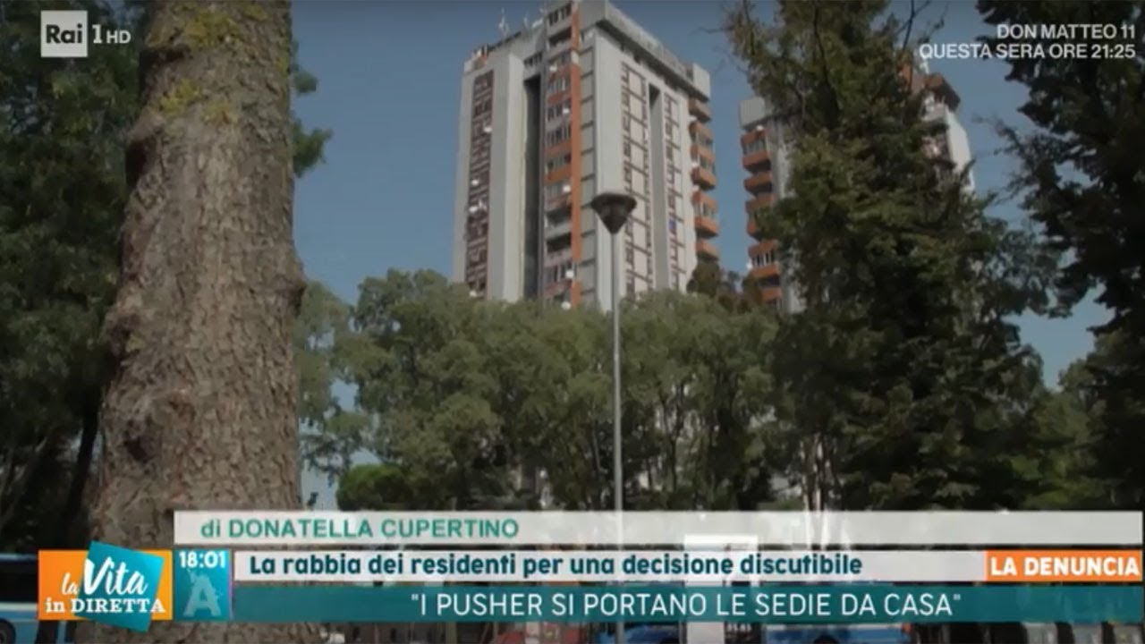 Contro lo spaccio nei giardini, via le panchine - La Vita in Diretta Estate 30/08/2019