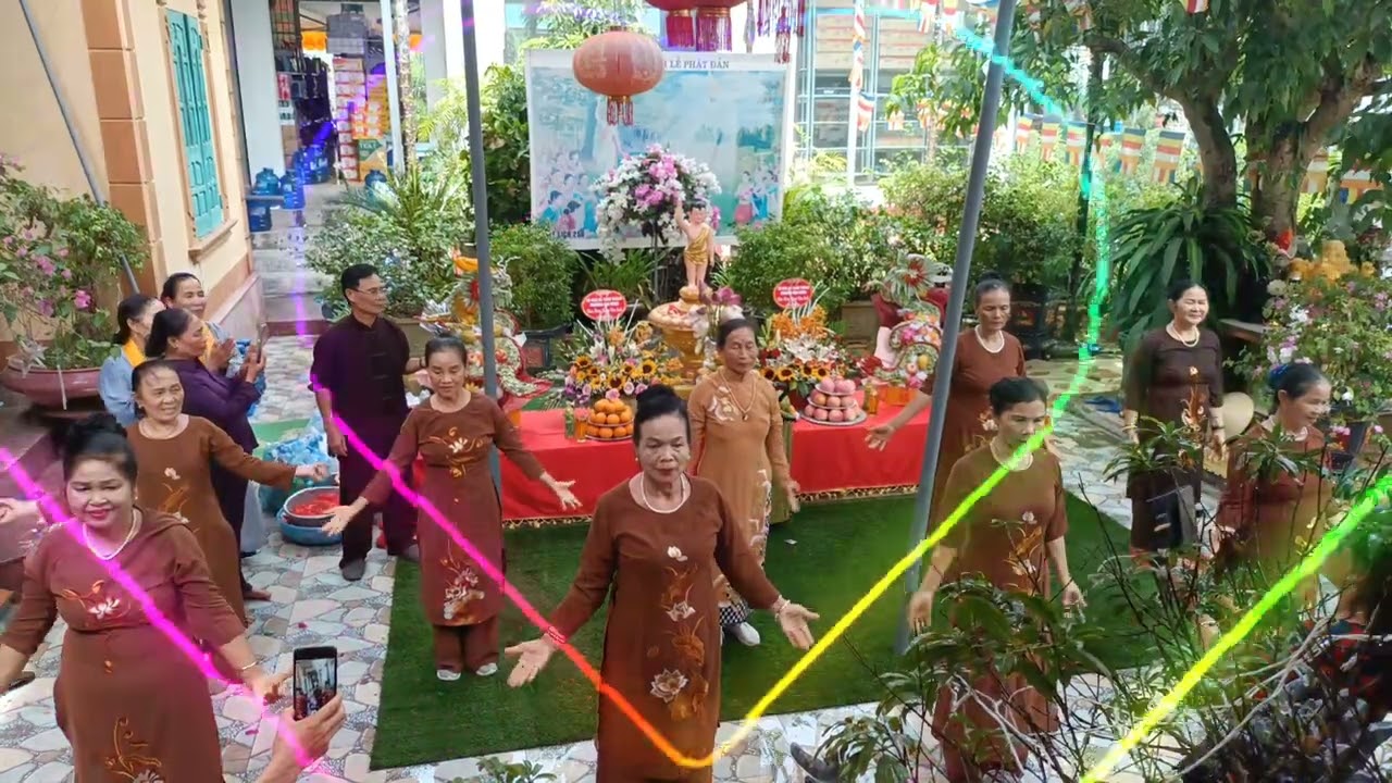 Múa tán thán cõi phật tại Nhất Long Hoa