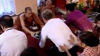 Buddhist Monks sample Ramsay's Pad Thai | The F Word