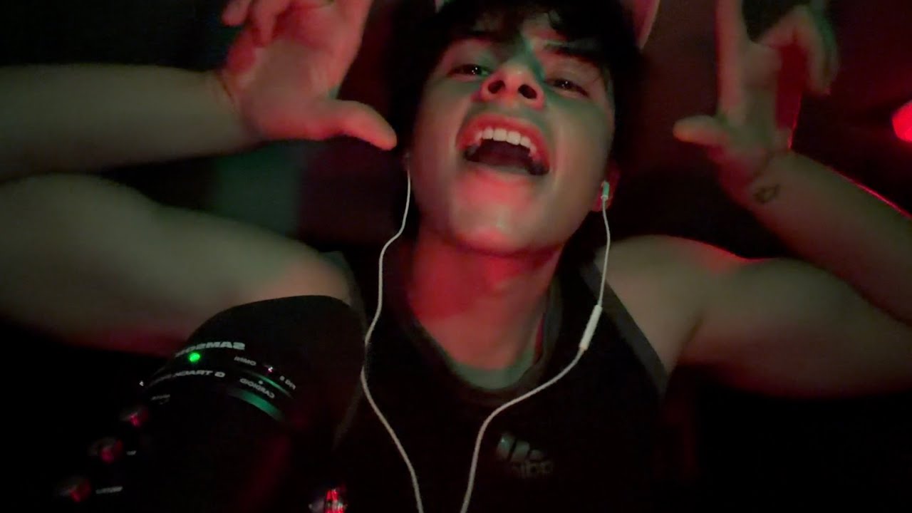 ASMR in spanish mouth sounds