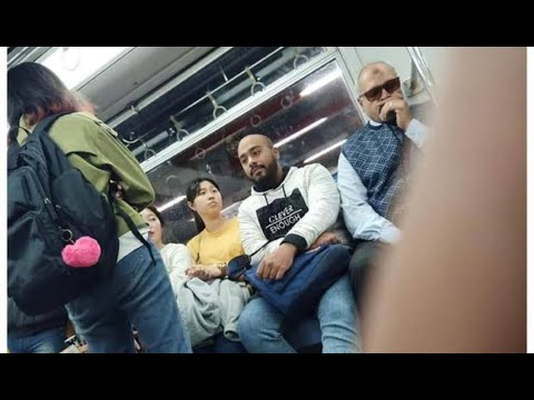 من فوف السطوح علي ايه بترفع الحاجب المصرين وحذر التجوال هههههه