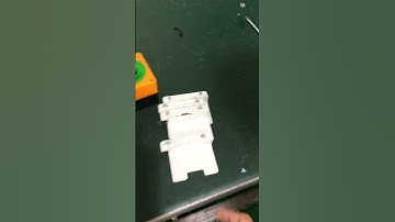 Simple two - axis automatic screw locking machine