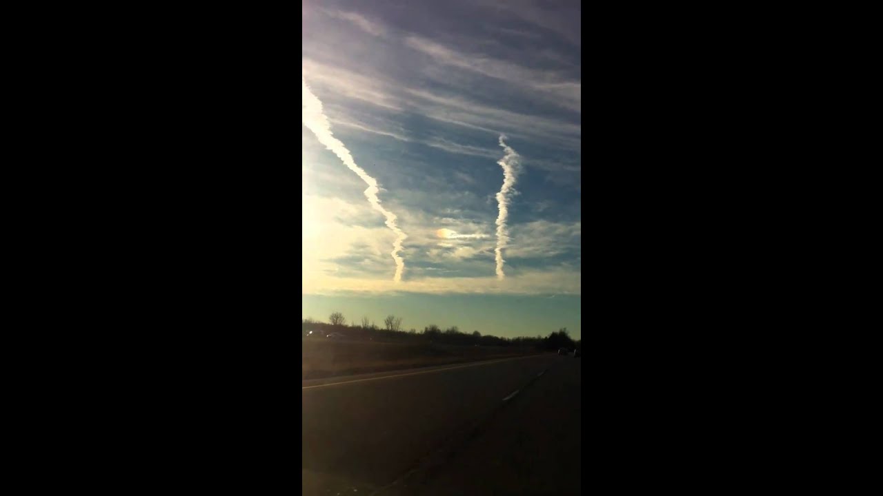 Weird lights in the sky, near Ottawa ontario YouTube