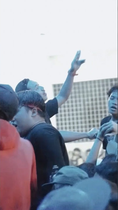 Super strum - Ladang gandum (live) #superstrum #poppunk #chiptune #punk #8bit #8bitmusic