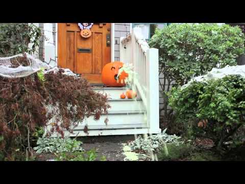 Very Funny! Arduino Controlled Chemical Foam Spewing Pumpkin [Full Tutorial]