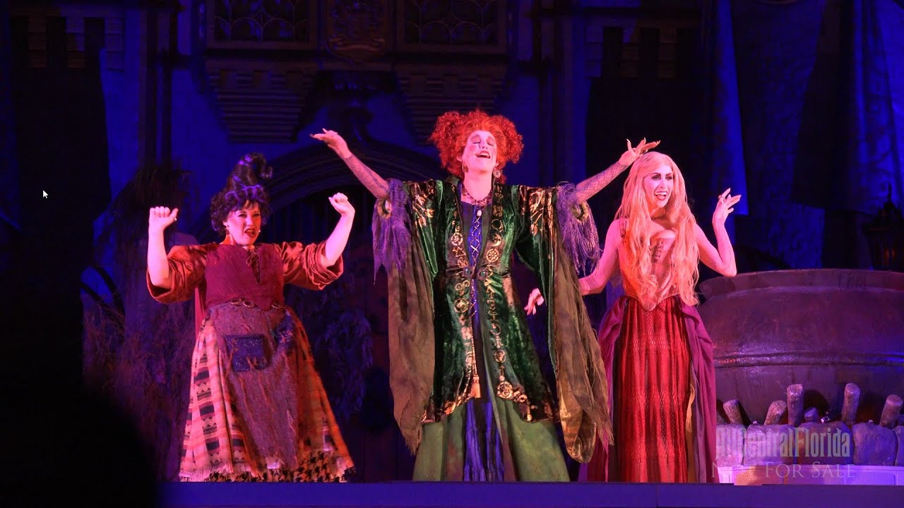 Hocus Pocus Villain Spelltacular 2022 RAIN SHOW at Mickey's Not So ...