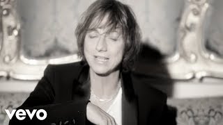 Video thumbnail of "Gianna Nannini - Lontano dagli occhi (Videoclip)"