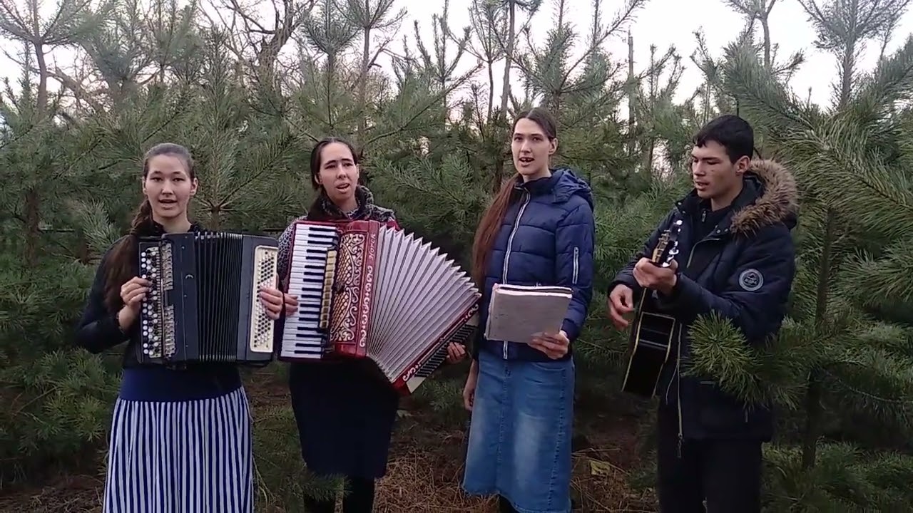 На ладонях Его твое имя начертано было!