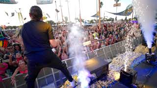 GIANNI BLU THROWS $500 IN THE CROWD AT EDC ORLANDO 2019