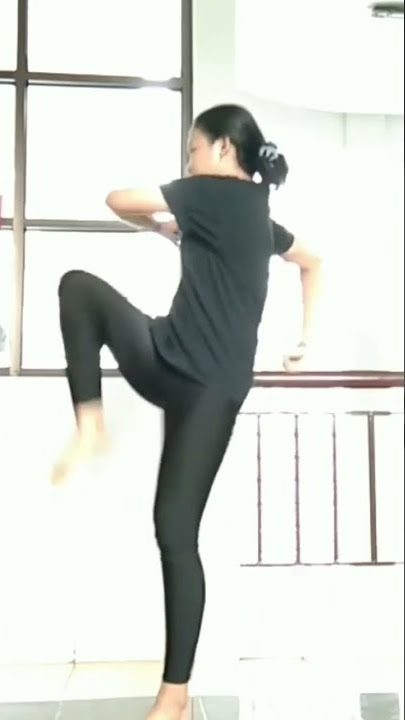 Lari Kecil pakai legging