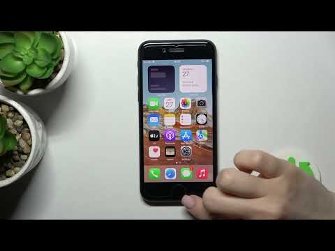 How to Switch On Flashlight on iPhone SE 2022  - Manage iOS Tourch