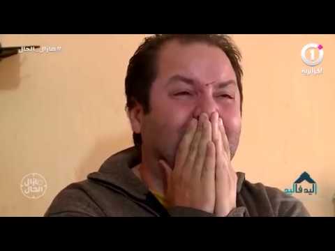 نعيم سلطاني يبكي بعد عرض مقاطع مؤثرة من برنامج اليد في اليد