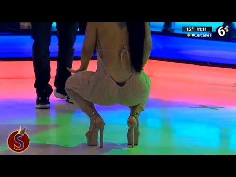 La sexi Roberta Franco descuido muestra su tanga en es show 19-02-2024
