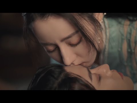 两人甜蜜牵手游花灯会，约会结束女主含泪吻别美男鱼 🍿 Chinese Television Dramas | 迪麗熱巴 任嘉倫