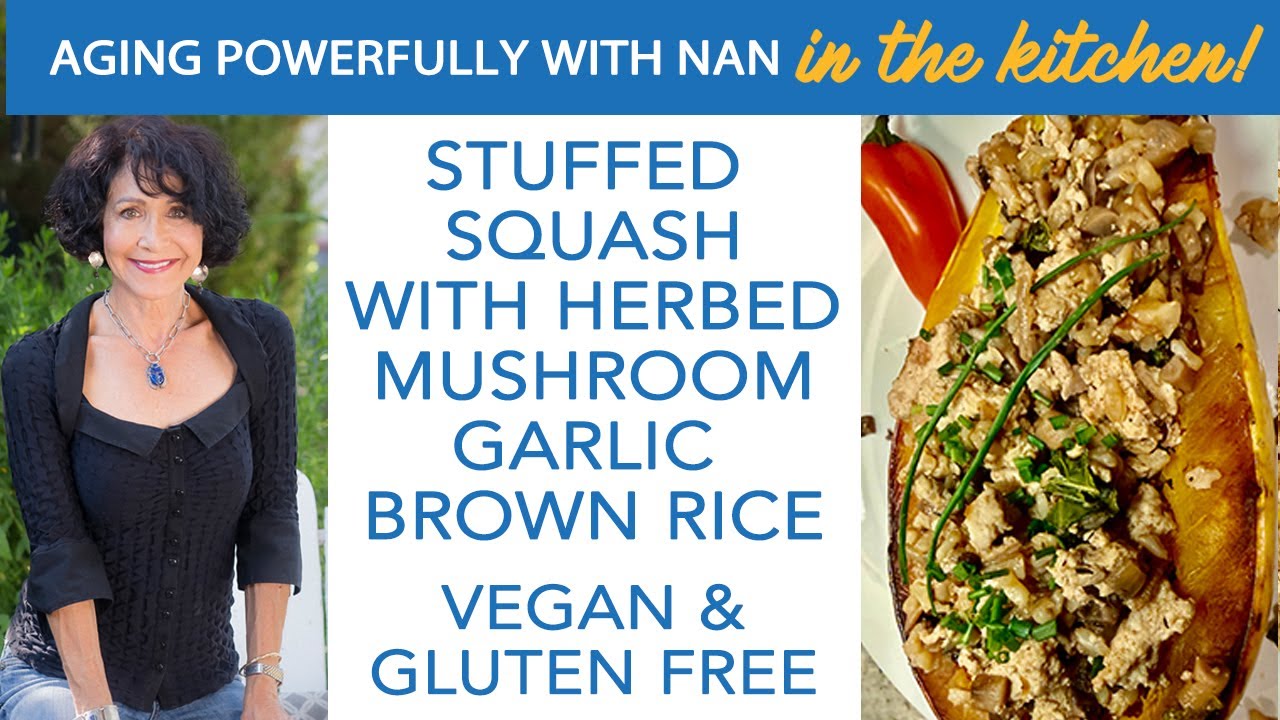 Фаршированные кабачки с коричневым рисом, приправленным грибами и чесноком (веганское блюдо, подх...