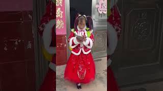 Xiao Xiao is all ready to celebrate Christmas with her family &friends #xiaoxiao #shortfeed #viral