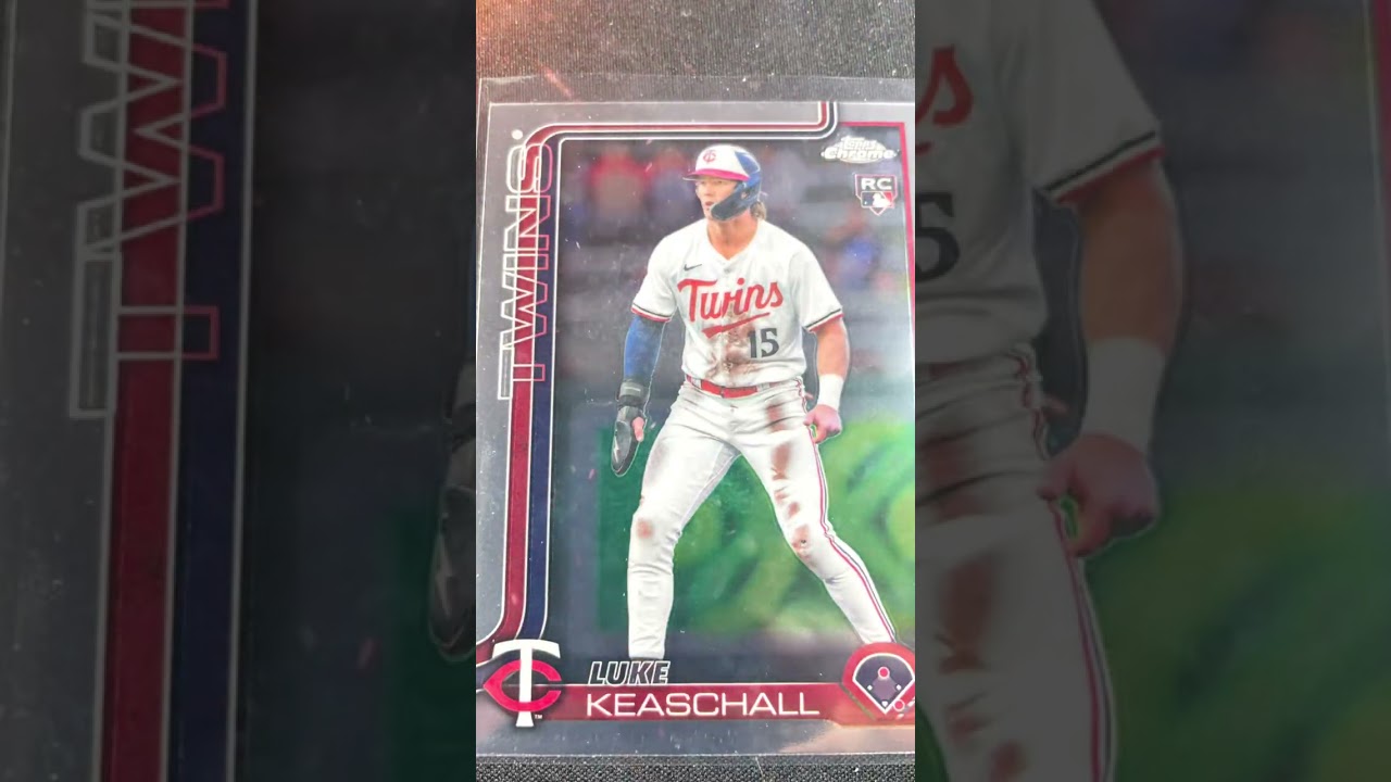 Base rookies out of Topps Chrome Update 2025 👀 Not every hit needs color… some of these names are