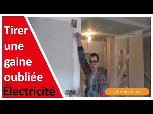 ASTUCE BRICO RENOVATION - Passer une gaine électrique derrière un placo  sans faire de saignée 