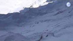 Avalanche dans les Alpes à Sainte Foy