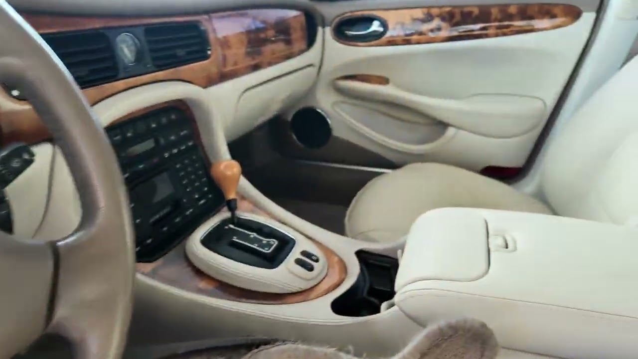 2002 JAGUAR XJ8 VANDEN PLAS - Vehicle | Barrett-Jackson Auction 