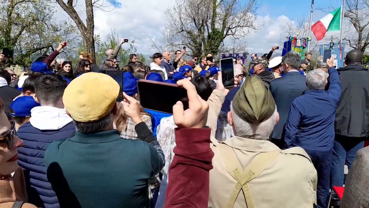 Crianças italianas cantando a canção do expedicionário - 80 anos da FEB na Itália