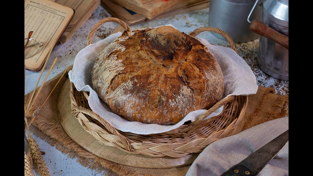 Pan GALLEGO con MASA MADRE, harina del país y centeno.