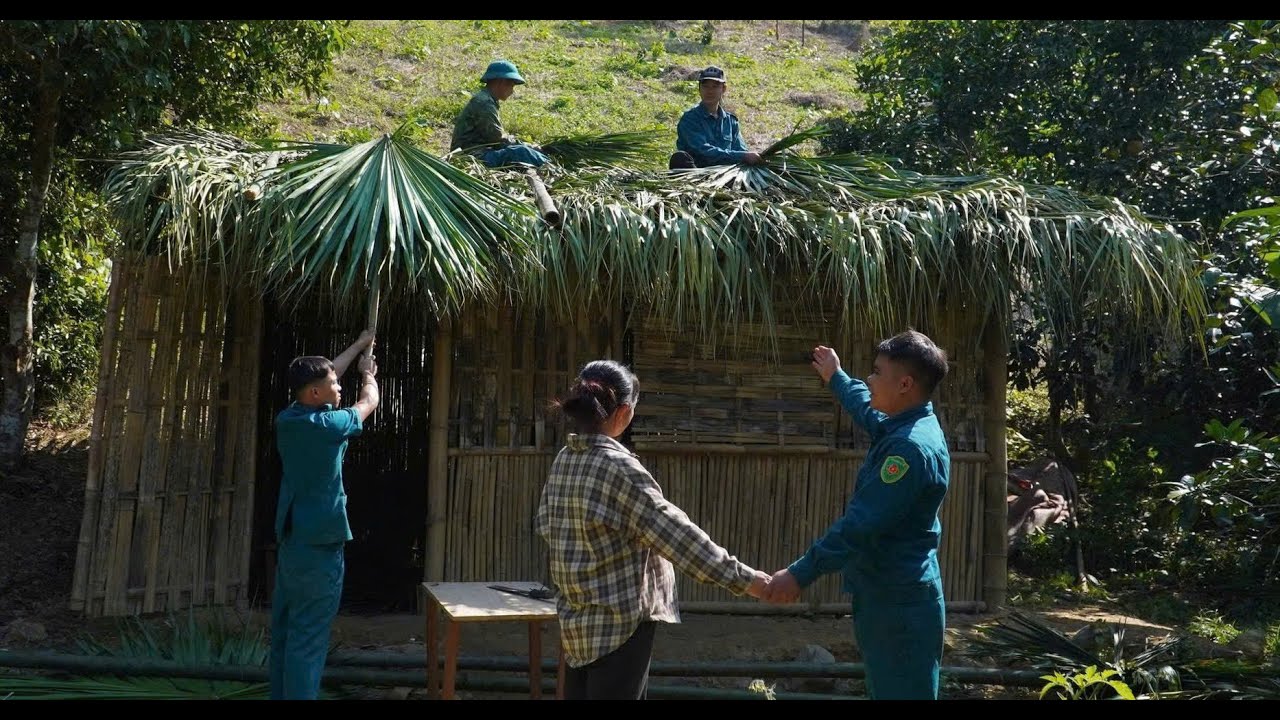 Добрые полицейские помогают беременной вдове отремонтировать дом и начать новую жизнь