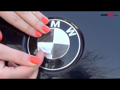 Carbon Emblem Ecken für den BMW verkleben 